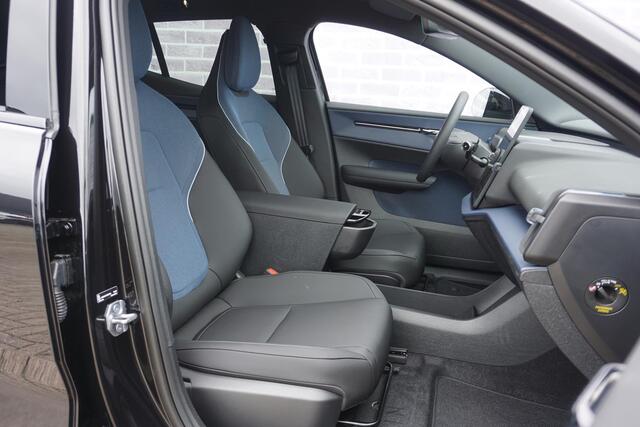 Volvo EX30 Single Motor Extended Range Plus 69 kWh | Trekhaak | Adaptive cruise controle | Google | Harman/Kardon | Stoel / Stuur verwarming |