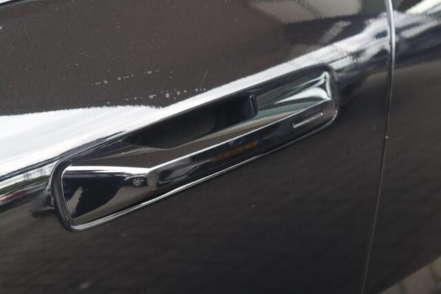 Volvo EX30 Single Motor Extended Range Plus 69 kWh | Keyless Entry| Harman Kardon audiosysteem| Extra getint glas achter| Elektrisch bedienbare achterklep|