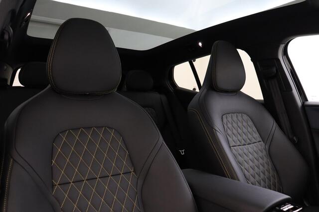 Volvo EX30 TWIN MOTOR PERFORMANCE ULTRA EUROPA SPORT 69 kWh -PANO.DAK|HARMAN/KARDON|360°CAM|AUT.INPARKEREN|BLIS|PRIVACY.GLAS|20"|LEDER