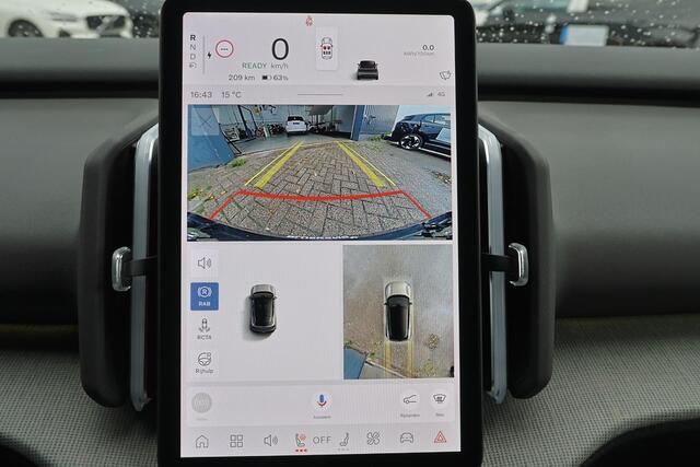 Volvo EX30 Cross Country Twin Motor Performance Ultra 69 kWh Adaptieve cruise control - Panoramadak - Elektrisch verstelbare stoelen - 360º Camera - Verwarmbare voorstoelen & stuuwiel - Harman Kardon Audio - Keyless - Elektrisch bedienbare achterklep - Getinte rame