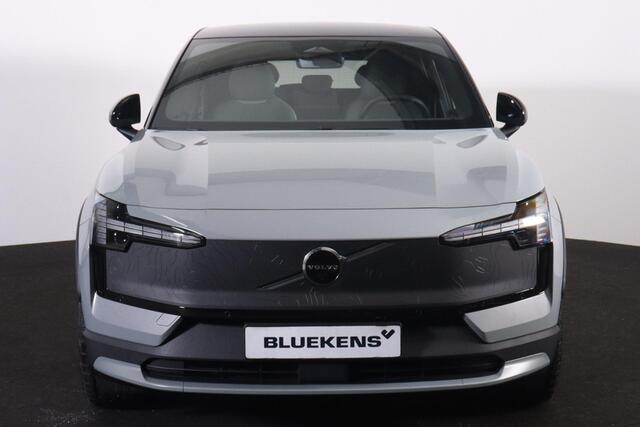 Volvo EX30 Twin Motor Performance Ultra 69 kWh Cross Country - Adaptieve cruise control - Panoramadak - Elektrisch verstelbare stoelen - 360º Camera - Verwarmbare voorstoelen & stuuwiel - Harman Kardon Audio - Keyless - Elektrisch bedienbare achterklep - Getinte ra