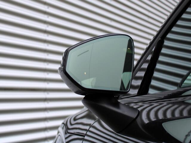 Volvo EX30 Single Motor Extended Range Plus Europa Automaat / Verwarmde voorstoelen en stuurwiel / Voorstoelen elektr. verstelbaar / Privacy Glass / 20" velgen