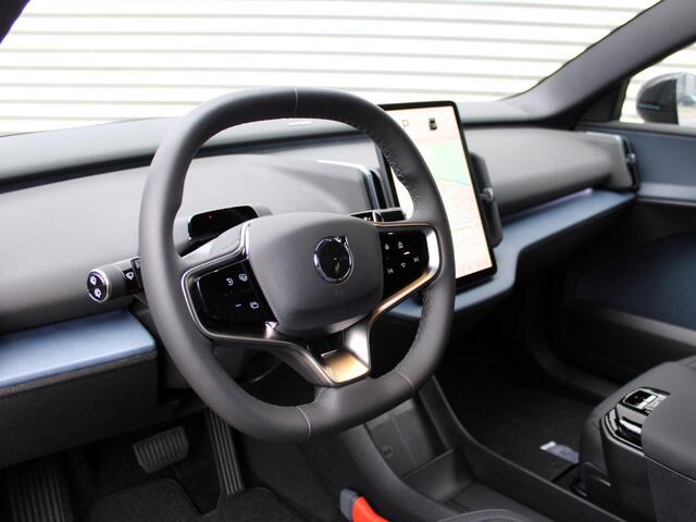 Volvo EX30 Single Motor Extended Range Plus Europa Automaat / Verwarmde voorstoelen en stuurwiel / Voorstoelen elektr. verstelbaar / Privacy Glass / 20" velgen