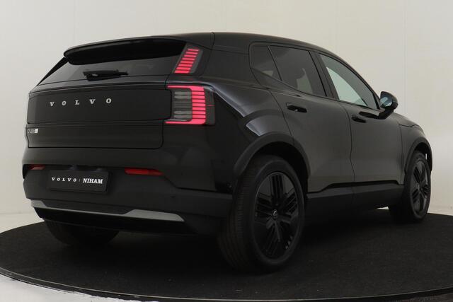 Volvo EX30 CROSS COUNTRY TWIN MOTOR PERFORMANCE ULTRA 69 kWh *DEMO VOORDEEL!* -PANO.DAK|HARMAN/KARDON|PRIVACY.GLAS|360°CAM|POWER-SEATS|AUT.PARKEREN|PINE