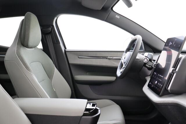 Volvo EX30 CROSS COUNTRY TWIN MOTOR PERFORMANCE ULTRA 69 kWh *DEMO VOORDEEL!* -PANO.DAK|HARMAN/KARDON|PRIVACY.GLAS|360°CAM|POWER-SEATS|AUT.PARKEREN|PINE