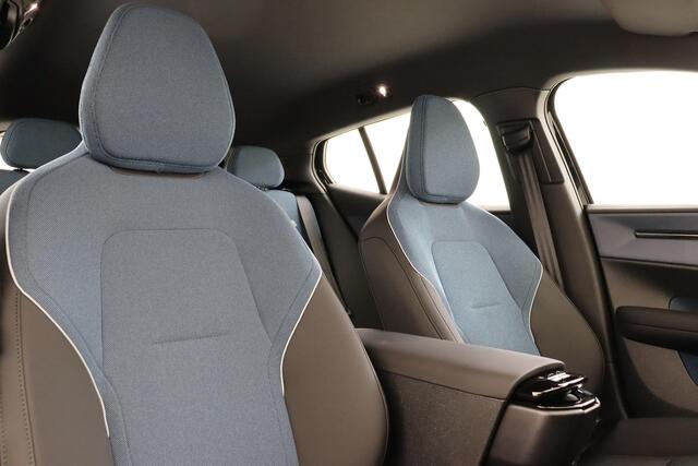 Volvo EX30 SINGLE MOTOR PLUS EUROPA 51 kWh -HARMAN/KARDON|CLIMATE|POWER-SEATS|KEYLESS|19"