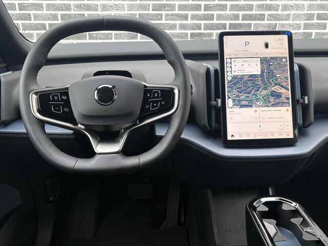 Volvo EX30 P5 Long Range Plus Black Edition Europa 69 kWh | 19" 5-spaaks Glossy Black | Adaptieve Cruise Control | Parkeersensoren voor + achter | Stoel & stuurwiel verwarmd | Elektr. verstelbare voorstoelen | Harman Kardon Audio |