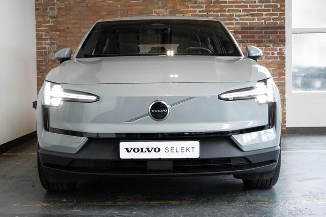 Volvo EX30 Single Motor Core 51 kWh | Stoelverwarming | Stuurwielverwarming | Google Infotainment | Parkeercamera | Parkeersensoren | 18" Lichtmetalen velgen | vermoeidheids herkenning
