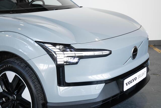 Volvo EX30 Single Motor Core 51 kWh | Stoelverwarming | Stuurwielverwarming | Google Infotainment | Parkeercamera | Parkeersensoren | 18" Lichtmetalen velgen | vermoeidheids herkenning