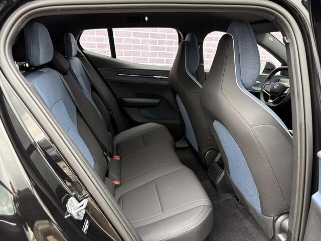 Volvo EX30 Single Motor Extended Range Plus 69 kWh | Camera | Adaptieve Cruise Control | Climate | Carplay | Keyless | Warmtepomp | Elektrisch Bedienbare Achterklep |