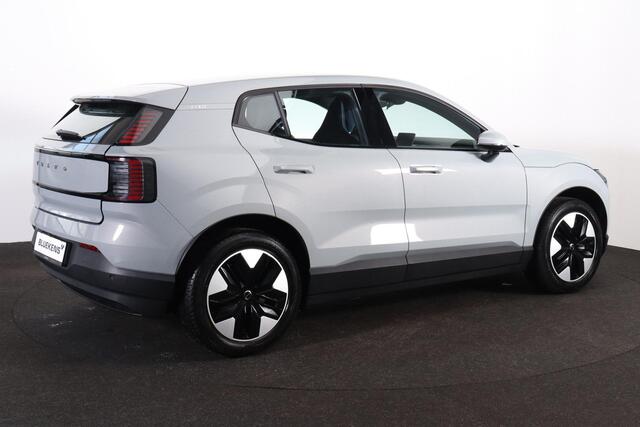 Volvo EX30 Extended Range Core 69 kWh - Parkeercamera achter - Parkeersensoren achter - Navigatie - 18' LMV