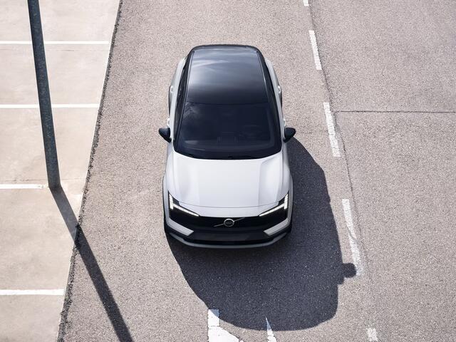 Volvo EX30 Cross Country P5 Long Range Plus Europa 69 kWh | Parkeercamera | Harman Kardon | Stoel- en Stuurverwarming