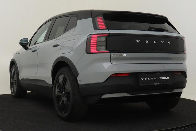 Volvo EX30 CROSS COUNTRY TWIN MOTOR PERFORMANCE ULTRA 69 kWh *DEMO VOORDEEL!* -PANO.DAK|HARMAN/KARDON|PRIVACY.GLAS|360°CAM|POWER-SEATS|AUT.PARKEREN|PINE