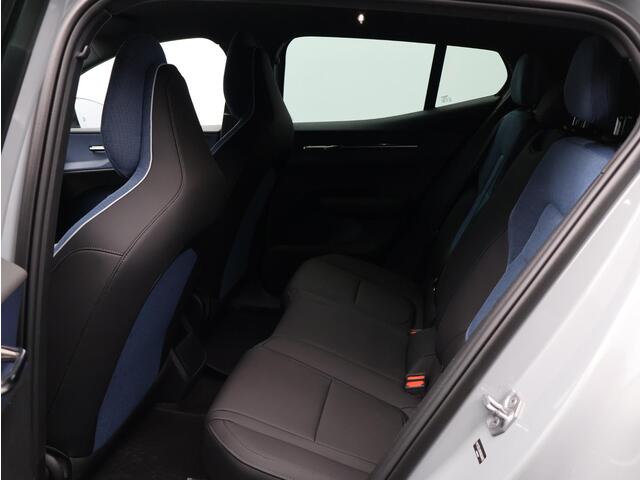 Volvo EX30 Single Motor Extended Range Plus 69 kWh / Stoel+Stuurverwarming / Harman Kardon / Getint Glas / Adaptive Cruise / BLIS / Pilot Assist / Keyless /