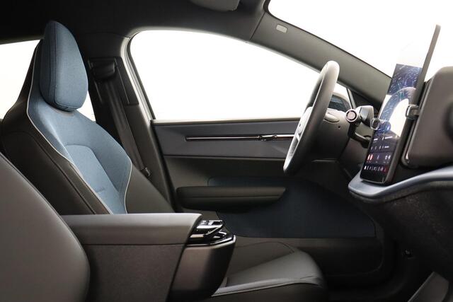 Volvo EX30 SINGLE MOTOR EXTENDED RANGE PLUS 69 kWh -CLIMATE|CARPLAY|CAMERA|ADAP.CRUISE|HARMAN/KARDON|PRIVACY.GLAS