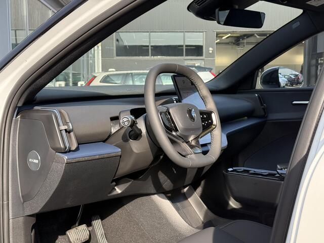 Volvo EX30 Single Motor 50kWh Plus | Stoel- en stuurwiel verwarming | Premium audio by Harman Kardon | Achteruitrijcamera | Apple Carplay/Android auto | Elektrisch bedienbare achterklep | DAB radio | 18 inch lichtmetalen velgen