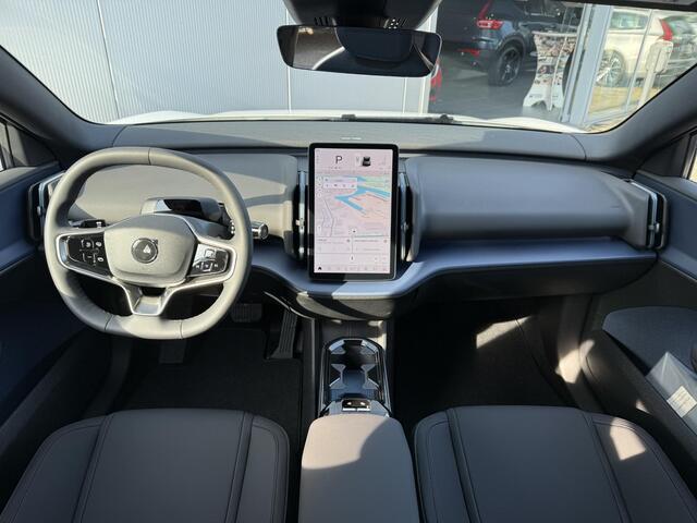 Volvo EX30 Single Motor 50kWh Plus | Stoel- en stuurwiel verwarming | Premium audio by Harman Kardon | Achteruitrijcamera | Apple Carplay/Android auto | Elektrisch bedienbare achterklep | DAB radio | 18 inch lichtmetalen velgen