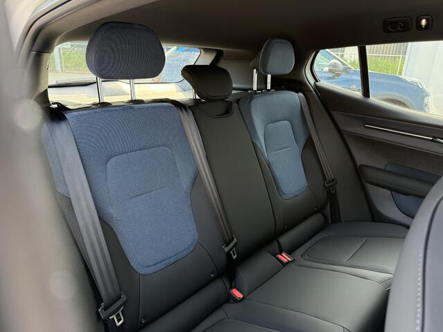 Volvo EX30 Single Motor 50kWh Plus | Stoel- en stuurwiel verwarming | Premium audio by Harman Kardon | Achteruitrijcamera | Apple Carplay/Android auto | Elektrisch bedienbare achterklep | DAB radio | 18 inch lichtmetalen velgen