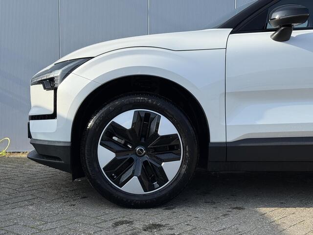 Volvo EX30 Single Motor 50kWh Plus | Stoel- en stuurwiel verwarming | Premium audio by Harman Kardon | Achteruitrijcamera | Apple Carplay/Android auto | Elektrisch bedienbare achterklep | DAB radio | 18 inch lichtmetalen velgen