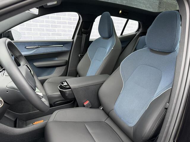 Volvo EX30 Single Motor Extended Range Ultra 69 kWh | Adaptieve Cruise Control | Panoramadak | Harman Kardon Audio | Warmtepomp | 360 Parkeercamera | BLIS |