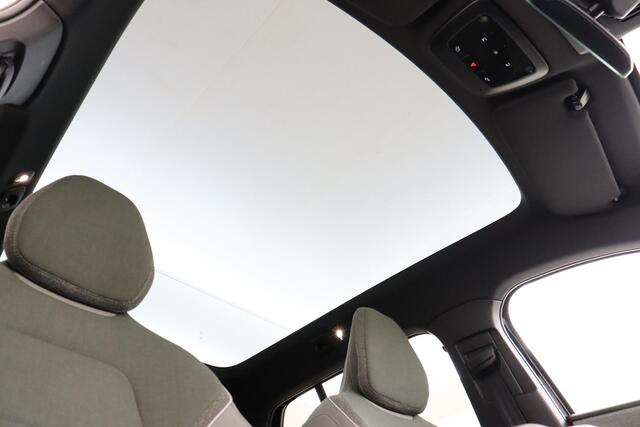Volvo EX30 TWIN MOTOR PERFORMANCE ULTRA 69 kWh *FULL OPTIONS!* -PANO.DAK|HARMAN/KARDON|360°CAM|CLIMATE|POWER-SEATS|AUT.INPARKEREN|TREKHAAK|20"|PINE