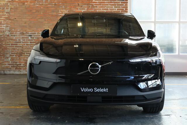 Volvo EX30 Single Motor Extended Range Europa 69 kWh | 20 inch Lichtmetalen velgen | Stoelverwarming | Electrische bedienbare voorstoelen | Google Infotainment | Privacy Glas | Parkeercamera | Parkeersensoren voor + achter | Stuurwielverwarming