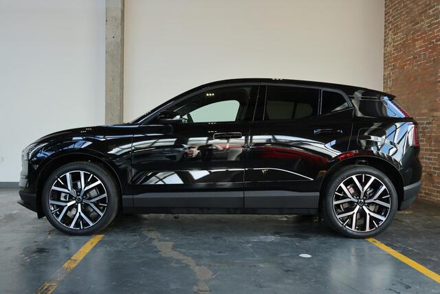 Volvo EX30 Single Motor Extended Range Europa 69 kWh | 20 inch Lichtmetalen velgen | Stoelverwarming | Electrische bedienbare voorstoelen | Google Infotainment | Privacy Glas | Parkeercamera | Parkeersensoren voor + achter | Stuurwielverwarming