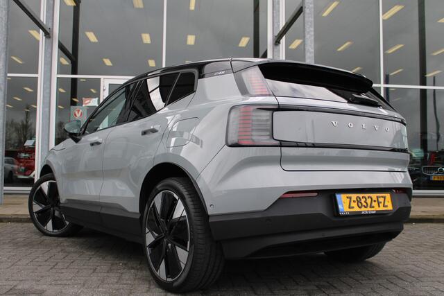 Volvo EX30 Single Motor Extended Range Ultra 69 kWh | 360 C. | Panoramadak | Adapt. Cruise | Verw. Stoel + Stuurwiel | El. Stoelen | 20" LMV | Extra getint glas |