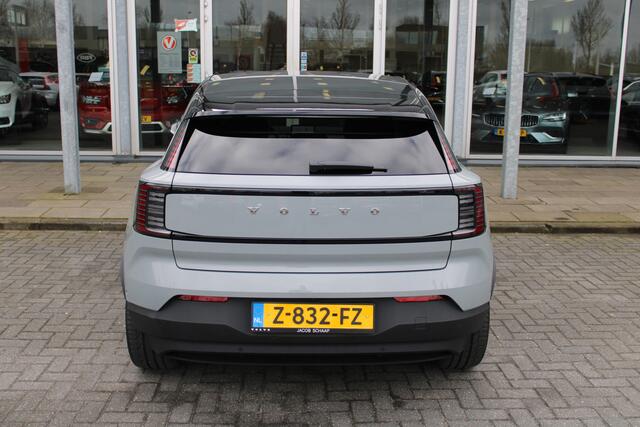 Volvo EX30 Single Motor Extended Range Ultra 69 kWh | 360 C. | Panoramadak | Adapt. Cruise | Verw. Stoel + Stuurwiel | El. Stoelen | 20" LMV | Extra getint glas |