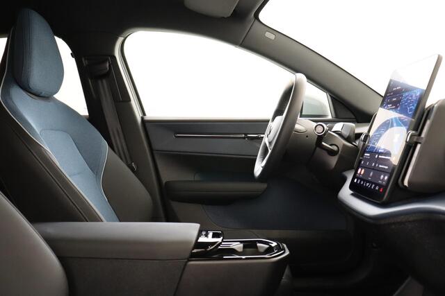 Volvo EX30 SINGLE MOTOR CORE 51 kWh -CLIMATE|CARPLAY|CAMERA|ADAP.CRUISE|PRIVACY.GLAS