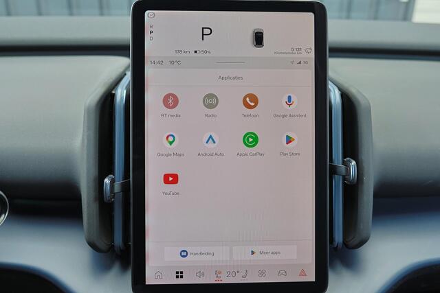 Volvo EX30 Single Motor Extended Range Plus 69 kWh - 20' LMV - Adaptive Cruise Control - Pilot Assist - BLIS dodehoekassistentie - Harman Kardon audio - Keyless Drive - Elektr. bedienbare achterklep - Parkeersensoren voor & achter - Parkeercamera achter - Google inf