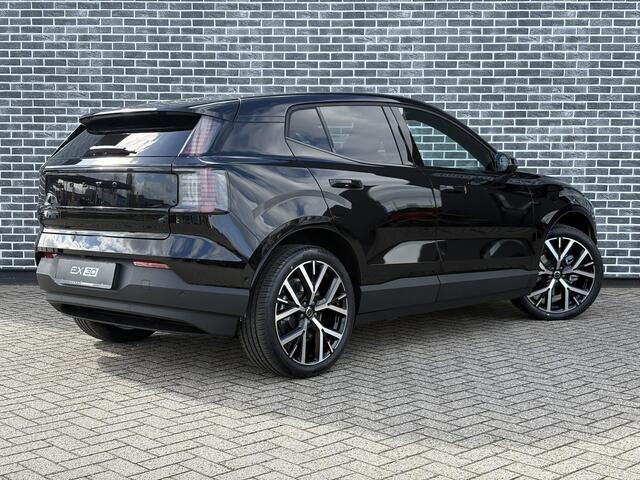 Volvo EX30 P5 Long Range Plus Black Edition Europa 69 kWh | Google | Long Range | Adaptieve Cruise Control | Harman Kardon Audio | Stoel-/Stuurverwarming | Keyless | Elek. Stoelen | Getint Glas | Elek. Achterklep | 20" LM