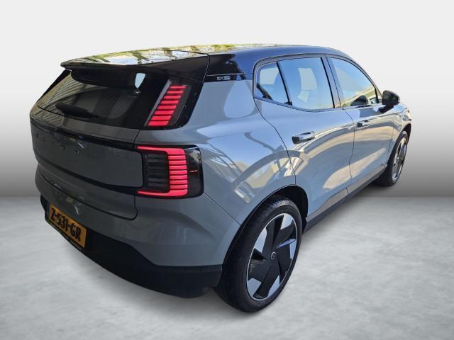 Volvo EX30 Single Motor Extended Range Plus 69 kWh | Stoel en Stuurverwarming | Adaptieve Cruise Control | BLIS | DAB+ | Keyless Entry | Parkeercamera |