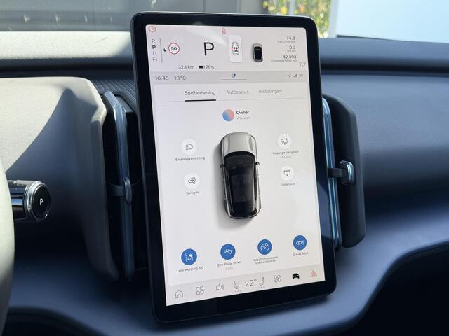 Volvo EX30 Single Motor Extended Range Core 69 kWh climate line/ zwart dak/ 19 inch/ SOH accupakket