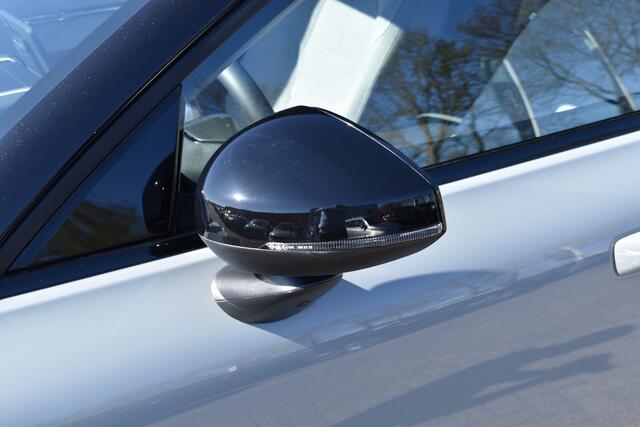 Volvo EX30 Extended Range Ultra 69 kWh | Trekhaak | Woolblend | Panodak | Elektr. Stoel | ACC