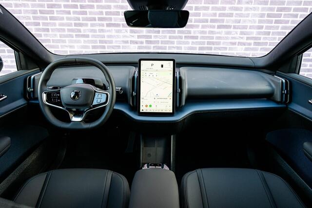 Volvo EX30 P5 Long Range Plus Black Edition Europa 69 kWh | Adaptive Cruise Control | Stoel + Stuurverwarming | elektr. stoelen | camera | Getint Glas | Harman Kardon Audio | BLIS Dodehoek Detectie |