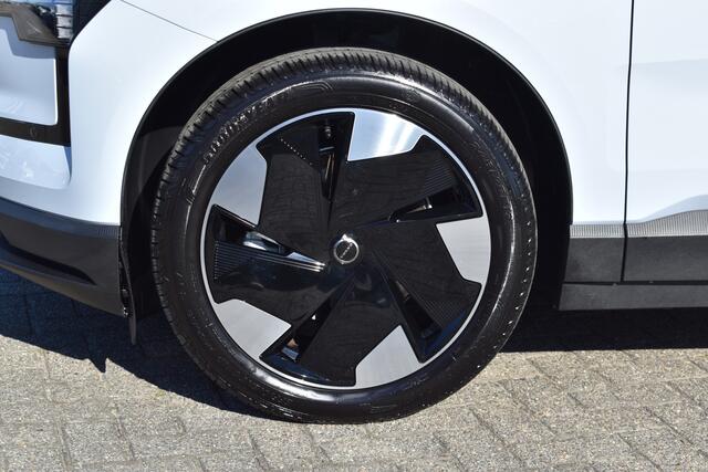 Volvo EX30 Extended Range 272PK Plus 69 kWh | ACC | BLIS | H&K | Climate Pack | Camera | 19"LMV |