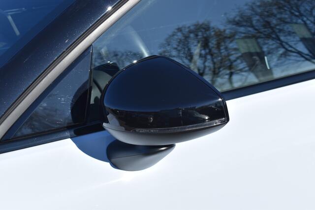 Volvo EX30 Extended Range 272PK Plus 69 kWh | ACC | BLIS | H&K | Climate Pack | Camera | 19"LMV |