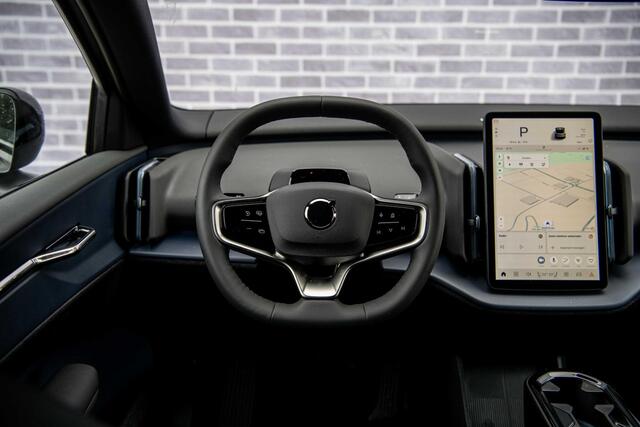 Volvo EX30 Single Motor Extended Range Ultra 69 kWh | 20 inch | Harman/Kardon | Panoramadak | 360° camera | Power seats | Extra getint glas | Stoel/stuurverwarming | Keyless entry/start |