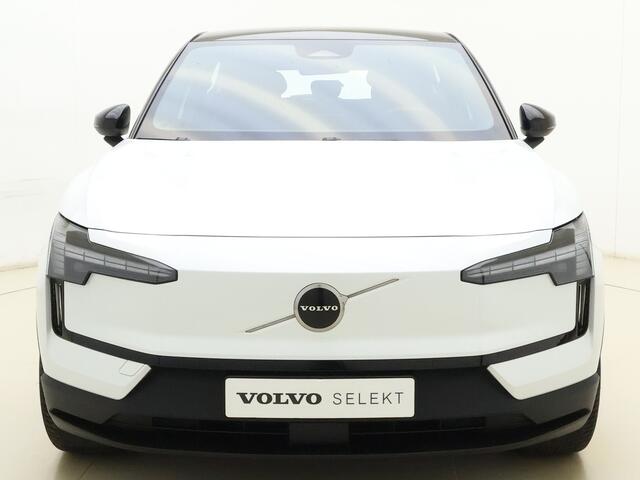 Volvo EX30 Extended Range Plus / Stoel + Stuurw. Verwarming / Harman&Kardon Audio / El. Achterklep / PDC + Camera / Zwart dak / 19" / Google / ACC / BLIS /