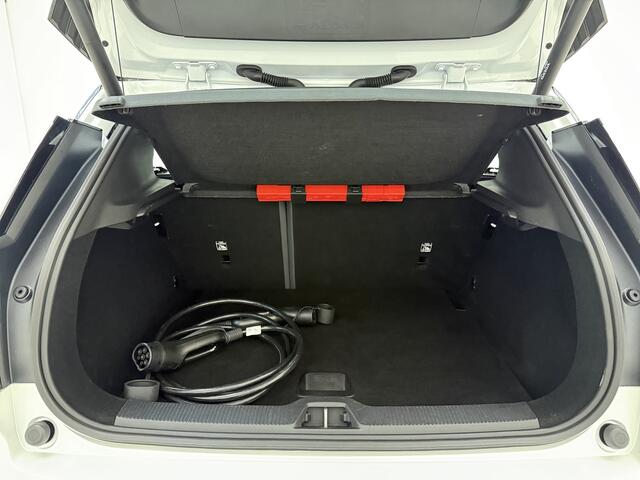 Volvo EX30 Extended Range Plus / Stoel + Stuurw. Verwarming / Harman&Kardon Audio / El. Achterklep / PDC + Camera / Zwart dak / 19" / Google / ACC / BLIS /