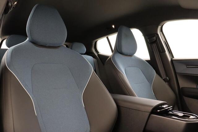 Volvo EX30 SINGLE MOTOR PLUS 51 kWh -HARMAN/KARDON|CARPLAY|CAMERA|ADAP.CRUISE