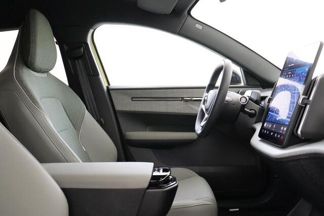 Volvo EX30 SINGLE MOTOR PLUS 51 kWh -HARMAN/KARDON|CARPLAY|CAMERA|ADAP.CRUISE|PRIVACY.GLAS|PINE|SoH:98%