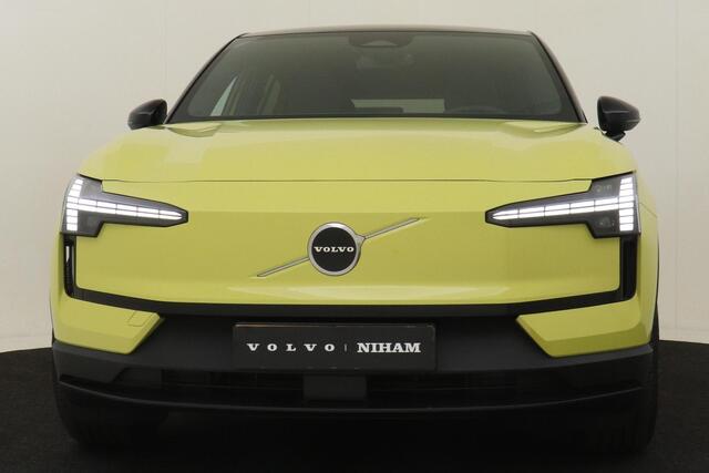 Volvo EX30 SINGLE MOTOR PLUS 51 kWh -HARMAN/KARDON|CARPLAY|CAMERA|ADAP.CRUISE|PRIVACY.GLAS|PINE|SoH:98%