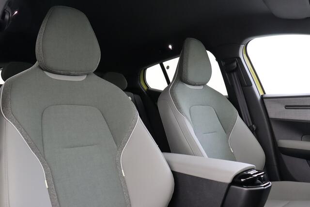 Volvo EX30 SINGLE MOTOR PLUS 51 kWh -HARMAN/KARDON|CARPLAY|CAMERA|ADAP.CRUISE|PRIVACY.GLAS|PINE|SoH:98%