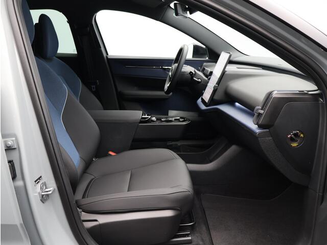 Volvo EX30 Single Motor Extended Range Plus 69 kWh / Stoel+Stuurverwarming / Harman Kardon / Getint Glas / Adaptive Cruise / BLIS / Pilot Assist / Keyless /