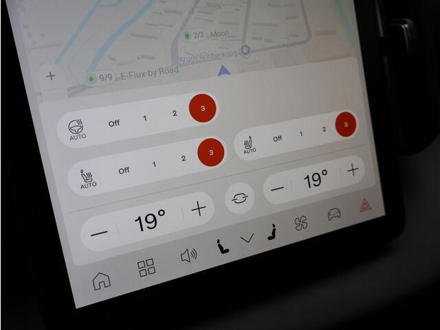 Volvo EX30 Single Motor Extended Range Plus 69 kWh / Stoel+Stuurverwarming / Harman Kardon / Getint Glas / Adaptive Cruise / BLIS / Pilot Assist / Keyless /