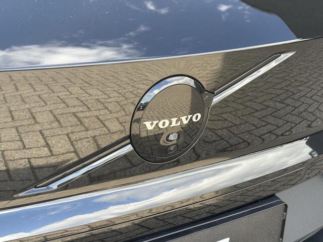 Volvo EX30 Single Motor Extended Range Ultra Black Edition Europa | Trekhaak | Stoel en Stuurverwarming | 20" Y Spaaks | 360° Camera | Harman & Kardon | Panoramadak | 22 kW Lader |