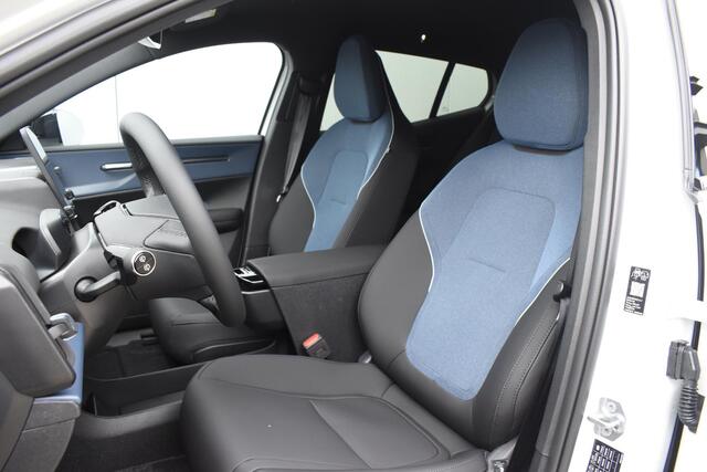 Volvo EX30 272PK Single Motor Extended Range Europa 69 kWh / Adaptive Cruise Control / Harman Kardon / Extra getint glas / Stoelverwarming / Stuurverwarming / Achteruitrijcamera / Elektrisch verstelbare stoelen / 20" velgen