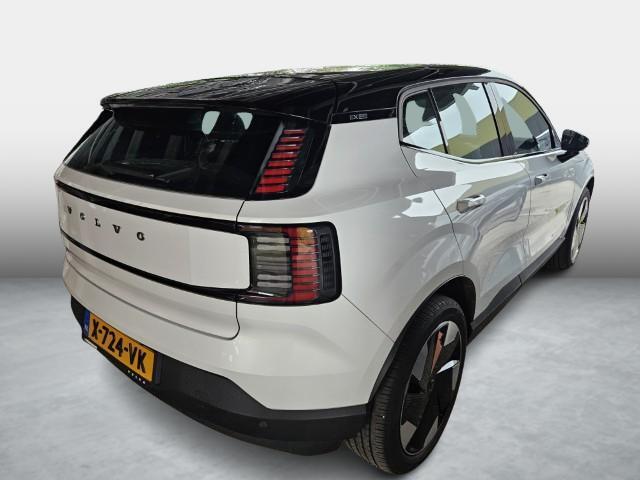 Volvo EX30 Single Motor Extended Range Plus 69 kWh | Stoel en Stuurverwarming | Adaptieve Cruise Control | BLIS | DAB+ | Keyless Entry | Parkeercamera |